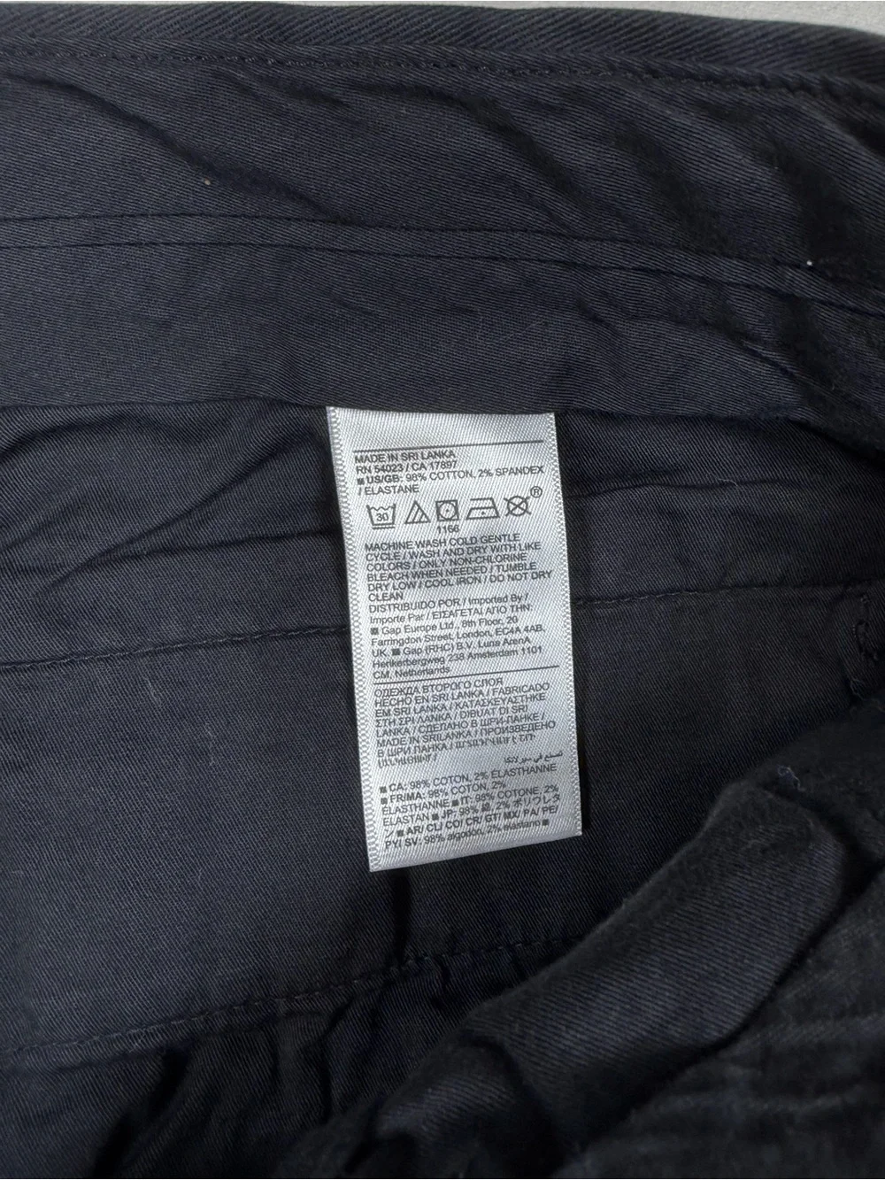 NWT Banana Republic 33W 31L Tapered Fit Men's Classic Black Chinos Pants
